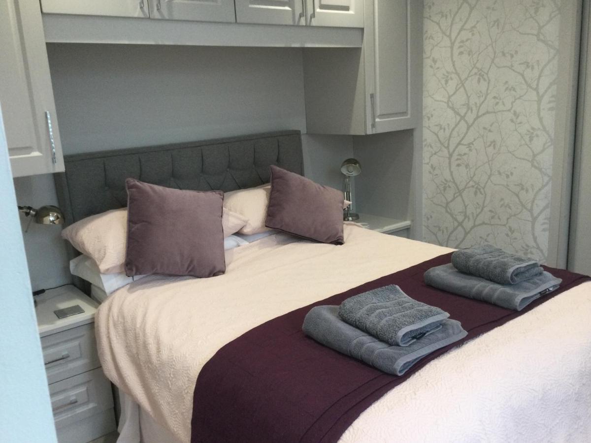 Leafy Lytham Central Lovely Ground Floor 1 Bedroom Apartment With Private Garden In Lytham Dog Friendly Литам-Сент-Эннс Экстерьер фото
